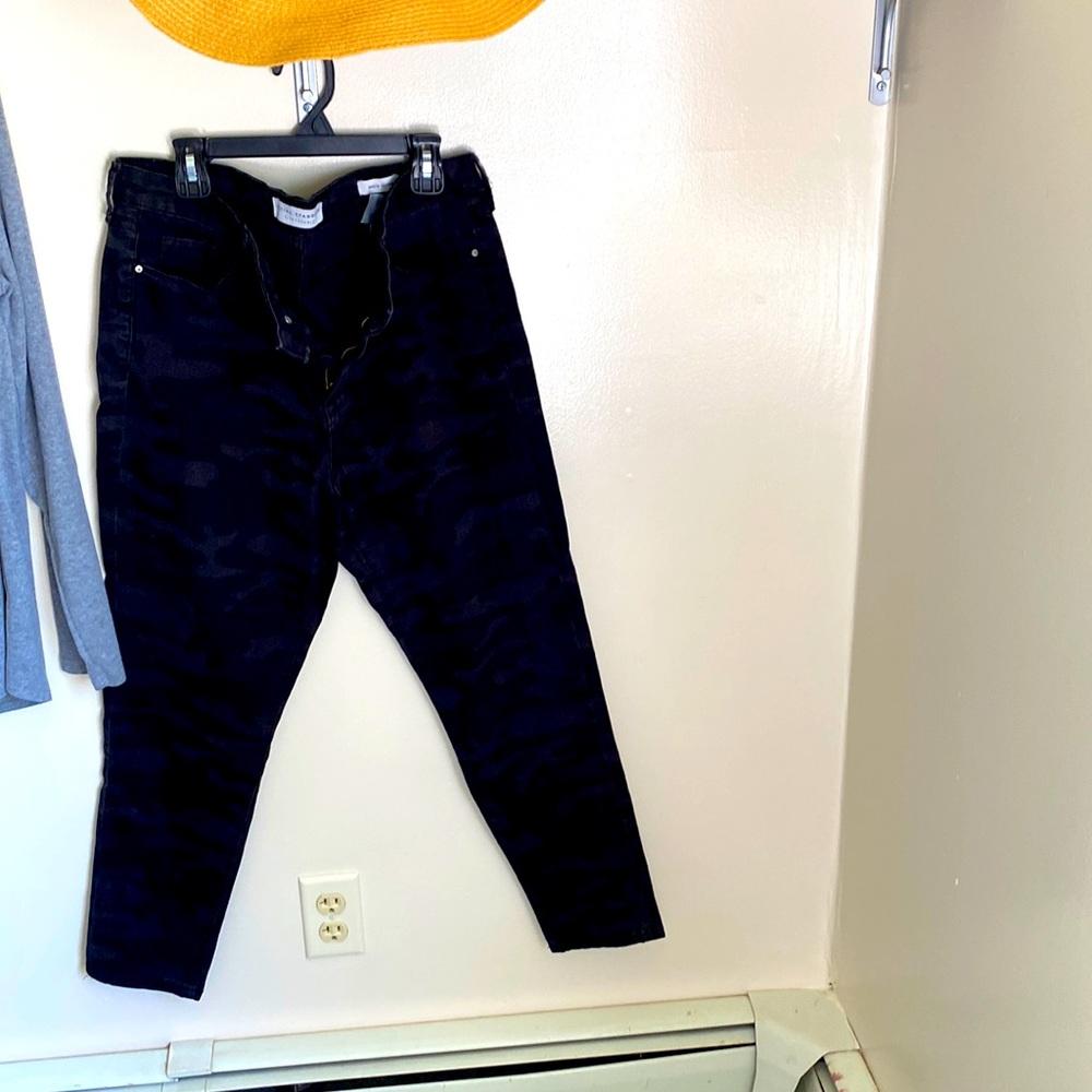 Pants ankle regular fit worn once comfortable size 12 fabric is like denim black